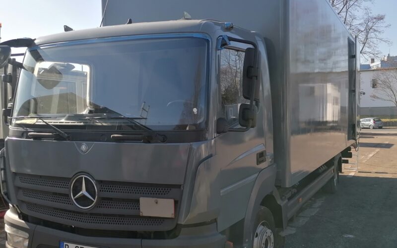 Kostüm LKW als professionelle mobile Garderobe für Film und TV Produktionen Berlin